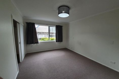 Photo of property in 13 Ambury Place, Merrilands, New Plymouth, 4312