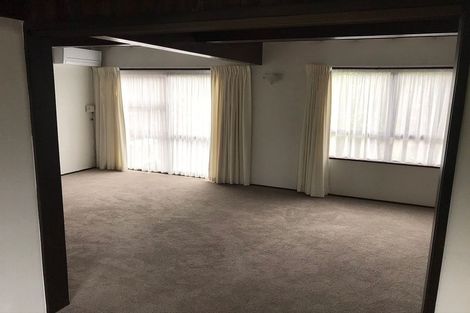 Photo of property in 2/5 Kegworth Place, Browns Bay, Auckland, 0630