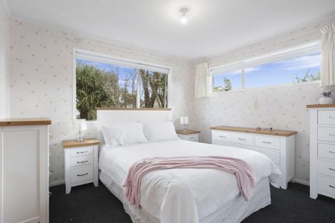 Photo of property in 4 Hydra Place, Glen Eden, Auckland, 0602