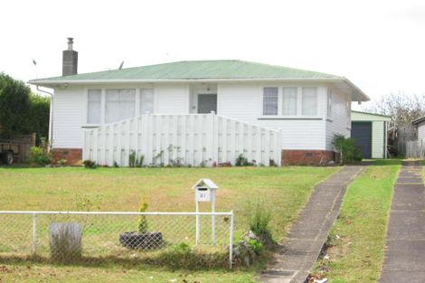 Photo of property in 21 Vera Road, Te Atatu South, Auckland, 0610