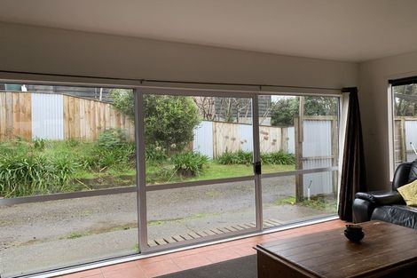 Photo of property in 16 Eruini Street, Waikanae Beach, Waikanae, 5036
