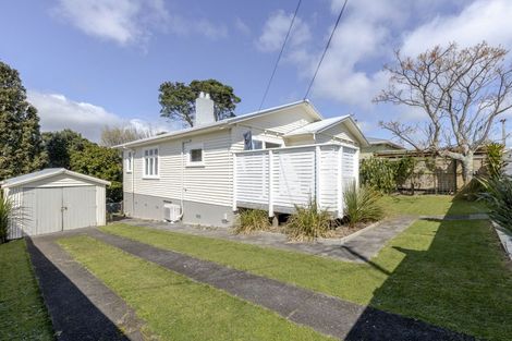 Photo of property in 22 Ngaio Street, Strandon, New Plymouth, 4312