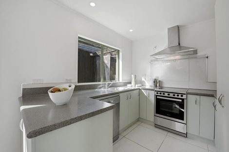Photo of property in 1/4 Knott Road, Stanmore Bay, Whangaparaoa, 0932