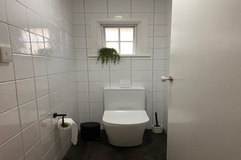 Photo of property in 7 Tiroroa Avenue, Te Atatu South, Auckland, 0610