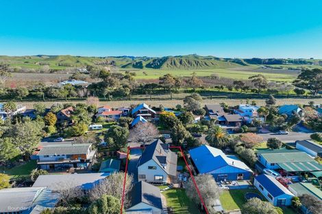 Photo of property in 17 Cedar Road, Te Awanga, 4102