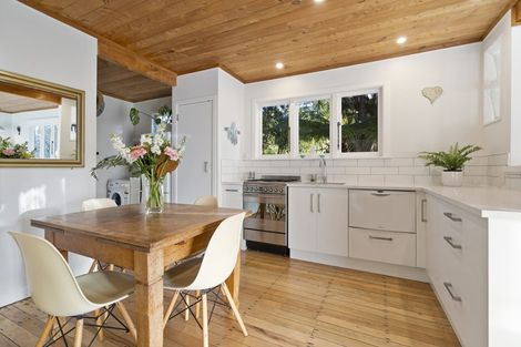 Photo of property in 802 West Coast Road, Oratia, Auckland, 0604