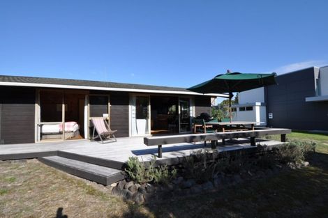 Photo of property in 16 Courtney Place, Pauanui, Hikuai, 3579