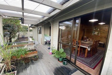 Photo of property in 10 Lagoon Way, West Harbour, Auckland, 0618