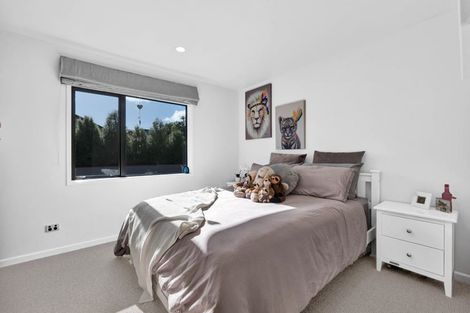 Photo of property in 5-7 Adam Lile Drive, Highlands Park, New Plymouth, 4312