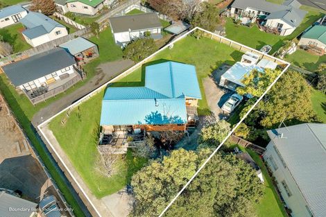 Photo of property in 143 Lorraine Place, Whangamata, 3620