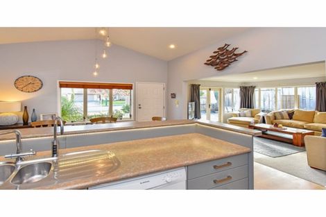 Photo of property in 69 Riverton Drive, Randwick Park, Auckland, 2105