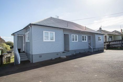 Photo of property in 112 Forest Lake Road, Forest Lake, Hamilton, 3200