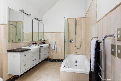 Photo of property in 23 Clermont Terrace, Kelburn, Wellington, 6012