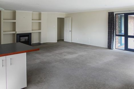 Photo of property in 68 Ruapehu Drive, Fitzherbert, Palmerston North, 4410