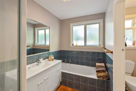 Photo of property in 18 Ngata Place, Hei Hei, Christchurch, 8042