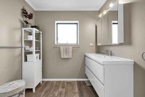 Photo of property in 3 Webster Street, Westown, New Plymouth, 4310