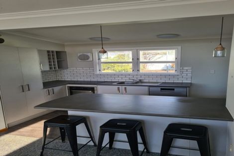 Photo of property in 8 Royal Place, Levin, 5510