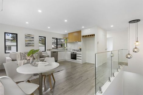 Photo of property in 10f Ballial Place, West Harbour, Auckland, 0618