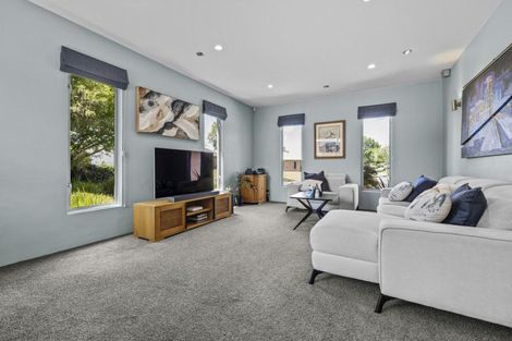 Photo of property in 18 Saint James Drive, Huntington, Hamilton, 3210