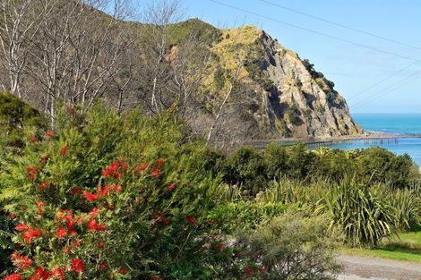 Photo of property in 17 Tawhiti Street, Tokomaru Bay, 4079