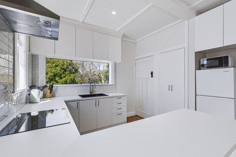 Photo of property in 22 Ngaio Street, Strandon, New Plymouth, 4312