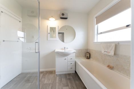 Photo of property in 301 Wainoni Road, Avondale, Christchurch, 8061