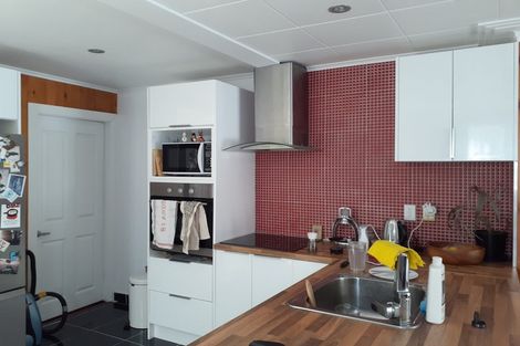 Photo of property in 216 Oriental Parade, Oriental Bay, Wellington, 6011