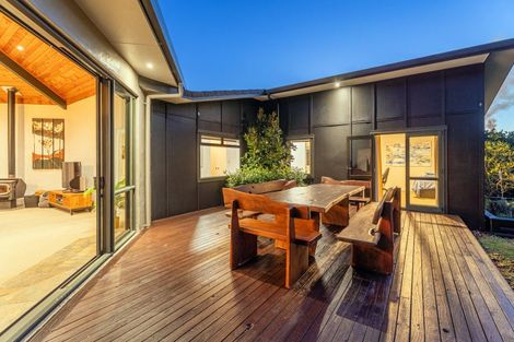 Photo of property in 16 Tarapatiki Drive, Whitianga, 3510