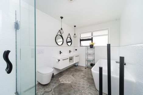 Photo of property in 22 Colombo Street, Hokowhitu, Palmerston North, 4410