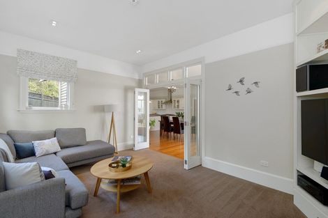 Photo of property in 15 Hackthorne Road, Cashmere, Christchurch, 8022