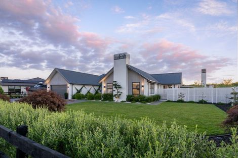 Photo of property in 25 Mike Smith Drive, Cambridge, 3434