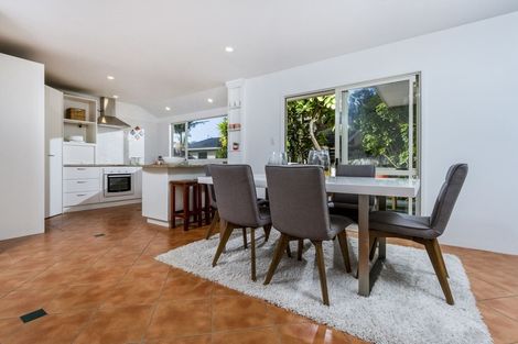 Photo of property in 2 Garden Lane, Torbay, Auckland, 0632