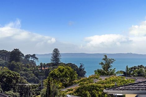 Photo of property in 1/870 Beach Road, Waiake, Auckland, 0630