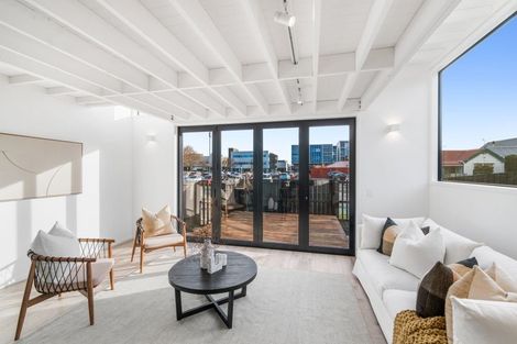 Photo of property in 2/938 Colombo Street, St Albans, Christchurch, 8014