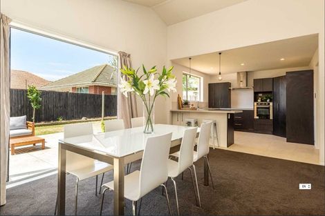 Photo of property in 32 Ambleside Drive, Burnside, Christchurch, 8053