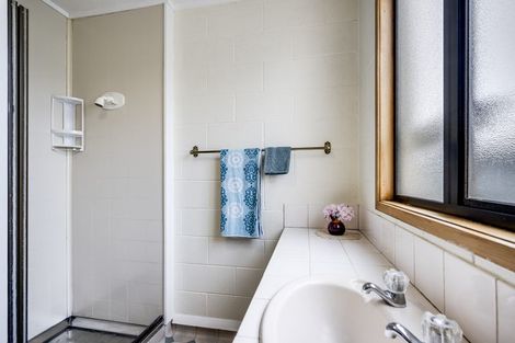 Photo of property in 2/64 Avondale Road, Taradale, Napier, 4112