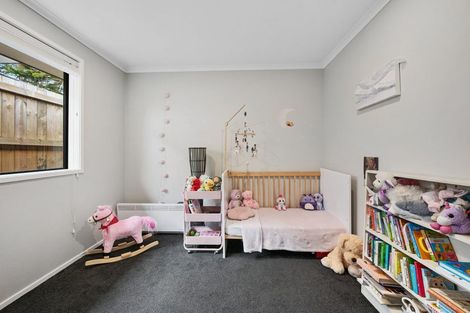 Photo of property in 19 Kawariki Road, Helensville, 0800