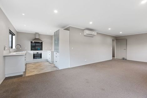 Photo of property in 21b Heta Road, Highlands Park, New Plymouth, 4312
