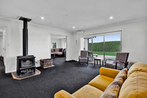 Photo of property in 2088 South Road, Okato, New Plymouth, 4374