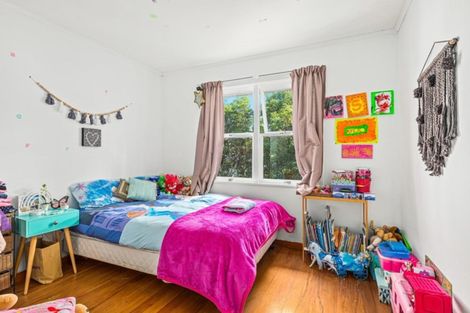 Photo of property in 39 Makiri Street, Helensville, 0800