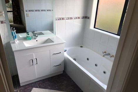 Photo of property in 44 Bass Road, Albany, Auckland, 0632