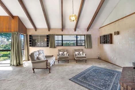 Photo of property in 10 Regency Crescent, Redwood, Christchurch, 8051