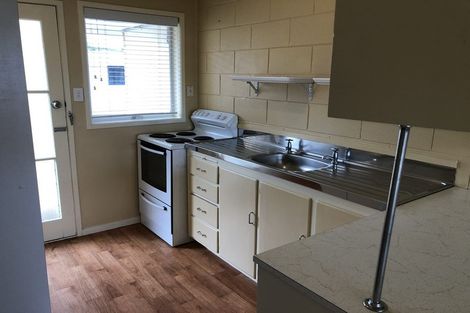 Photo of property in 2/16 Beach Road, Castor Bay, Auckland, 0620