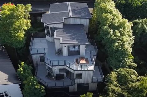 Photo of property in 149 Kelburn Parade, Kelburn, Wellington, 6012