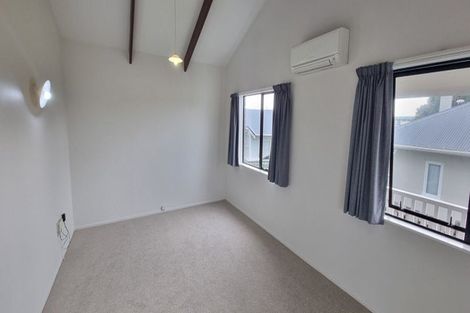 Photo of property in 4 Mayfair Place, Westown, New Plymouth, 4310