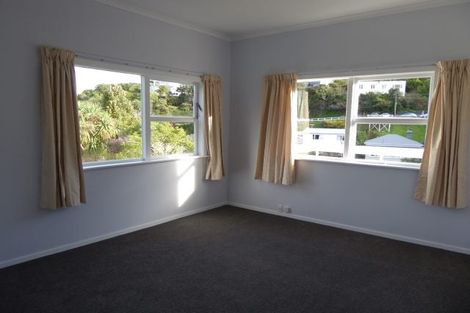 Photo of property in 24 Governor Road, Northland, Wellington, 6012