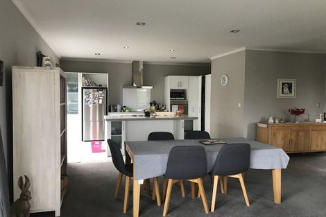 Photo of property in 12 Raddington Way, Huntington, Hamilton, 3210