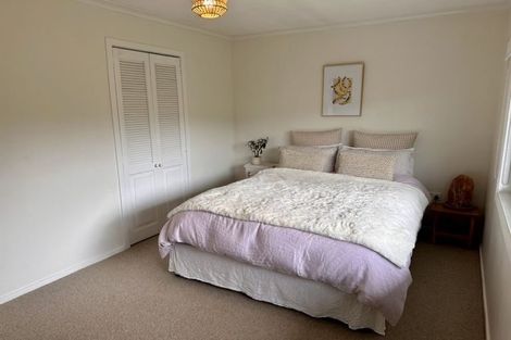 Photo of property in 1 Farrier Grove, Featherston, 5710