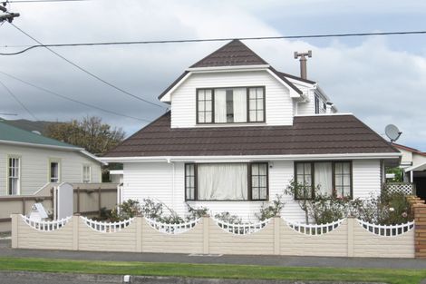 Photo of property in 8 Pilmuir Street, Hutt Central, Lower Hutt, 5010