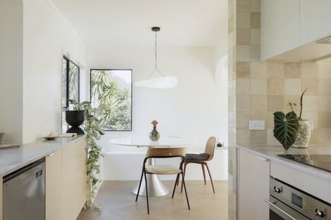 Photo of property in 2 Glendawn Place, Bayview, Auckland, 0629